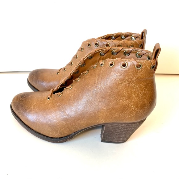 MATA Brown V-Cut Whipstitch Slip On Booties—SZ. 6 - Picture 6 of 14